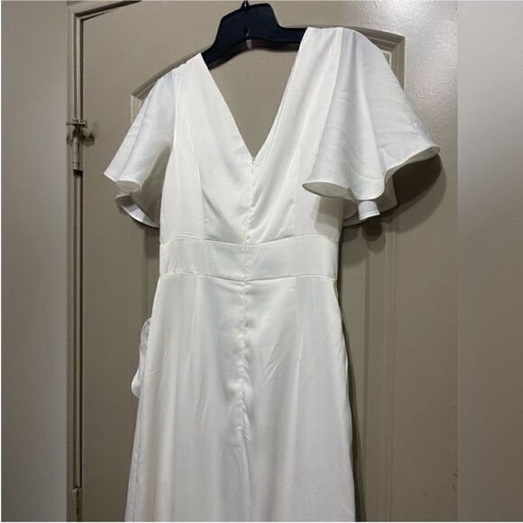 AmyLynn NWT V-neck Ruffle Midi Tea Dress White
Size Small - Picture 9 of 13